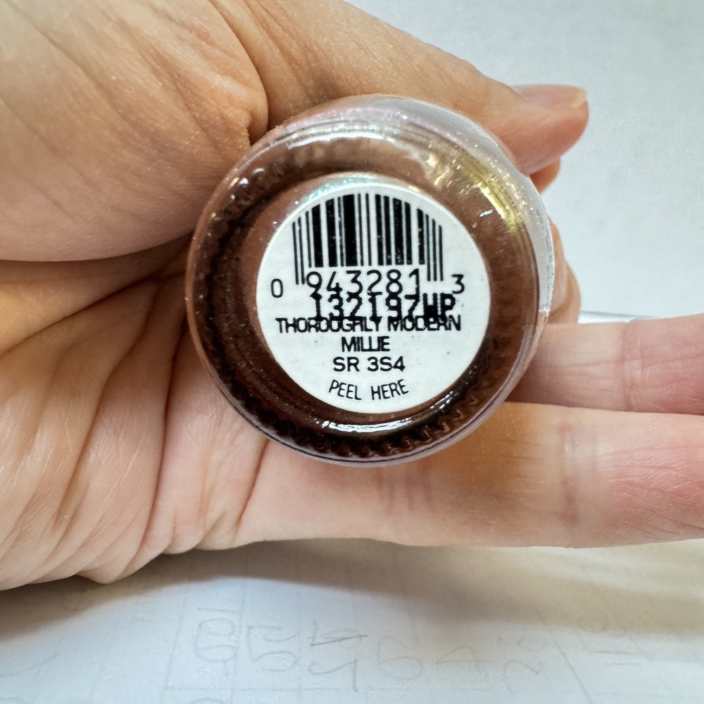 OPI 'Thoroughly Modern Millie' SR 3S4 nail lacquer New HOLIDAY ON BROADWAY
